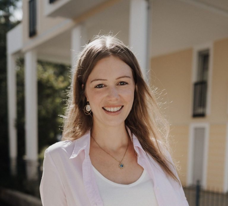 Portrait von Veronika Obermaier, Heilpraktikerin für Psychotherapie und Hypnosetherapeutin in München-Pasing